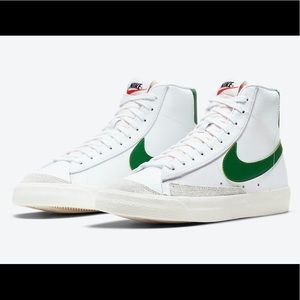 Blazer Mid '77 SE Sneaker NIKE - Womens 9.5